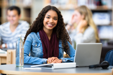 Permiso de Estudiante Extranjero Estudiar y a la vez Trabajar en España